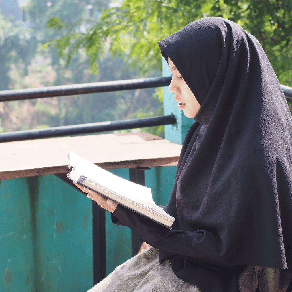 Pengasuh Pesantren KH. Ahmad Syarifuddin