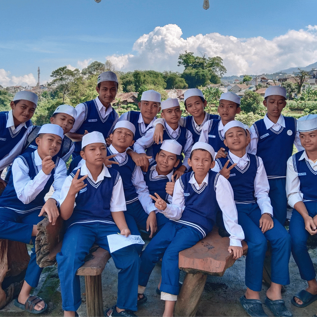 Aktivitas Belajar Santri SMP Kampoeng Quran Cendekia